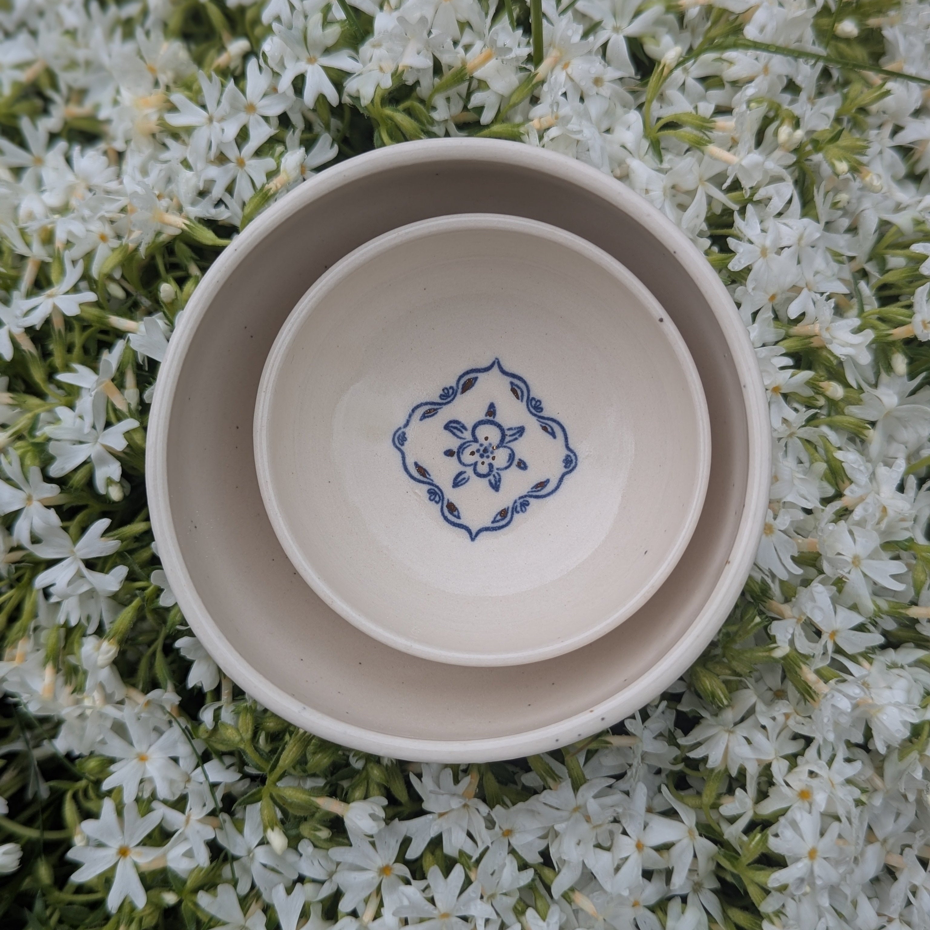 Porcelain Nesting Bowl Set (2 mini bowls)